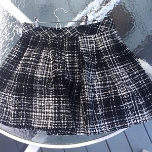 Beautiful black and white skirt!